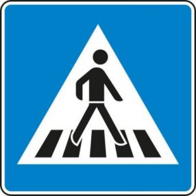 Schild "Fußgängerüberweg" links