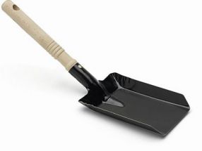 Kohleschaufel schwarz mit Holzstiel